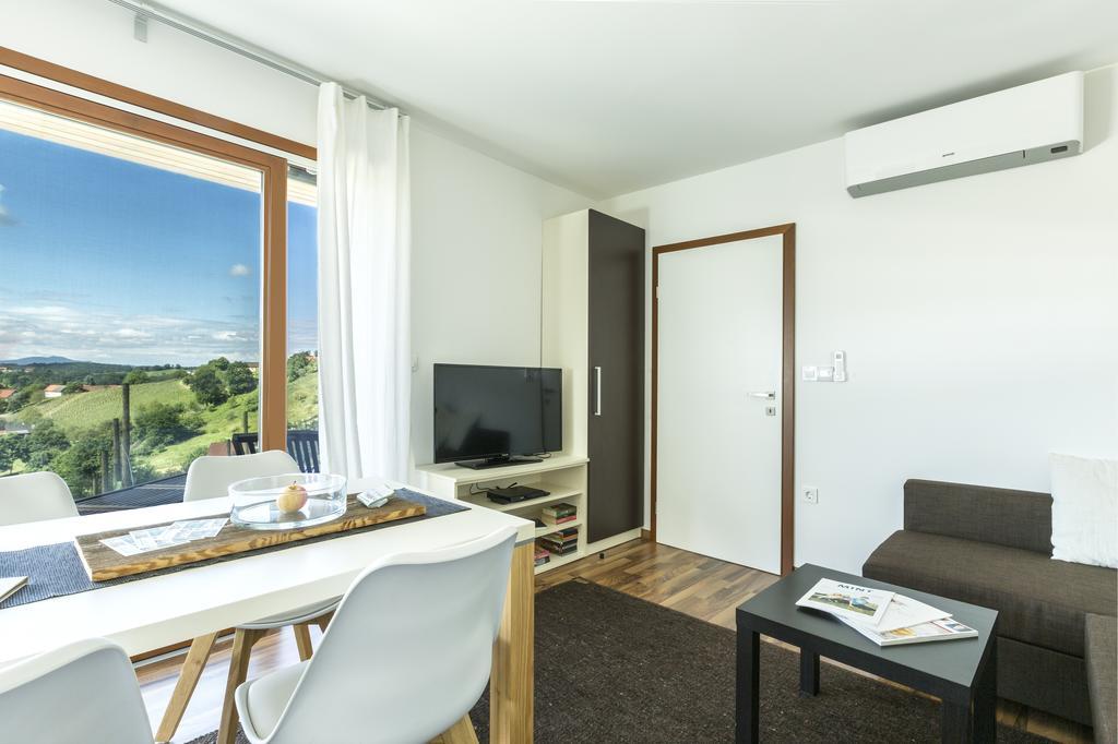Weingarten-Resort Unterlamm Loipersdorf - Adults Only Kültér fotó